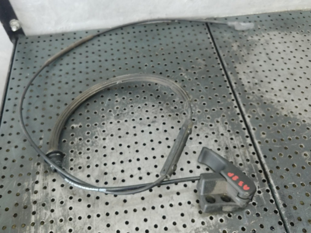 Maner cablu deschidere capota audi a3 8p 8p0823535c