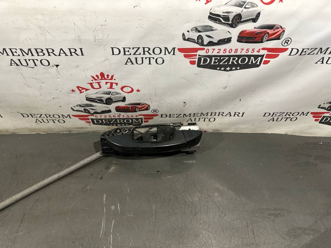 Maner cu antimoniu stanga fata 5N0837885H VW Polo VI