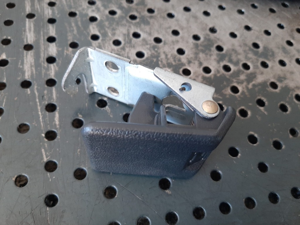 Maner deschidere capota mitsubishi outlander 1 2001-2005