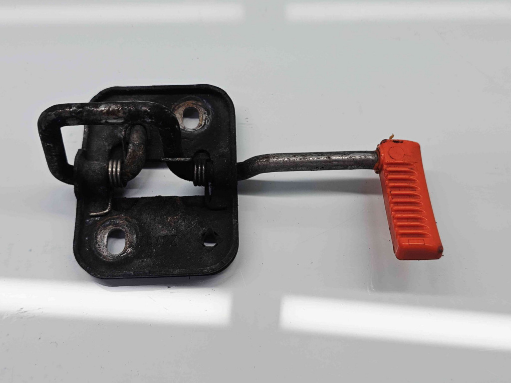 Maner deschidere capota Volkswagen Polo 