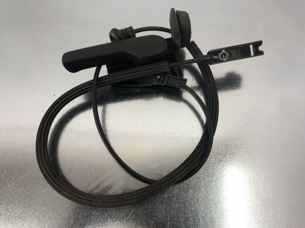 Maner deschidere capota VW Golf 6 sedan 2010 (1K1823633)