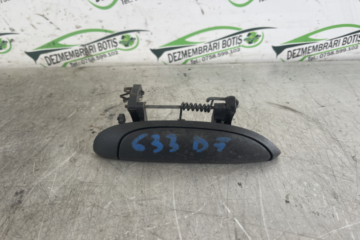 Maner deschidere din exterior usa dreapta fata spate 7700433076 / 77 00 433 076 Dacia Logan [2004 - 2008] Sedan 1.4 MT (75 hp)
