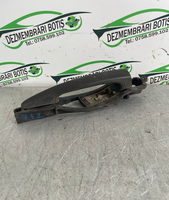 Maner deschidere din exterior usa fata dreapta 5121 8 216 122 BMW Seria 3 E46 [1997 - 2003] Sedan 4-usi 320d MT (136 hp)
