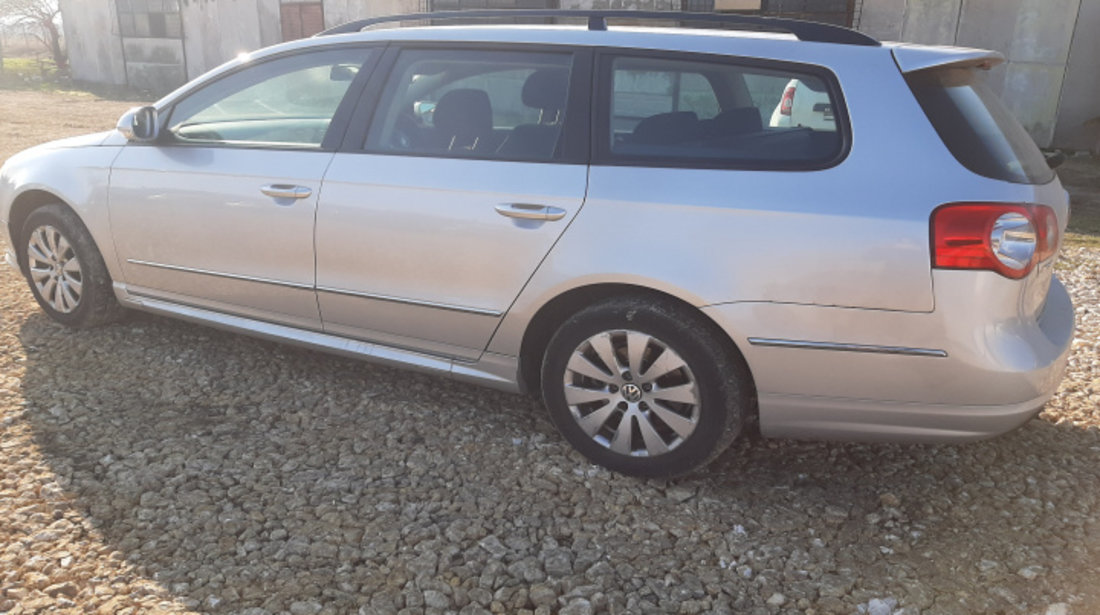 Maner deschidere din exterior usa spate dreapta Volkswagen Passat B6 [2005 - 2010] wagon 5-usi 1.6 TDI BlueMotion MT (105 hp)