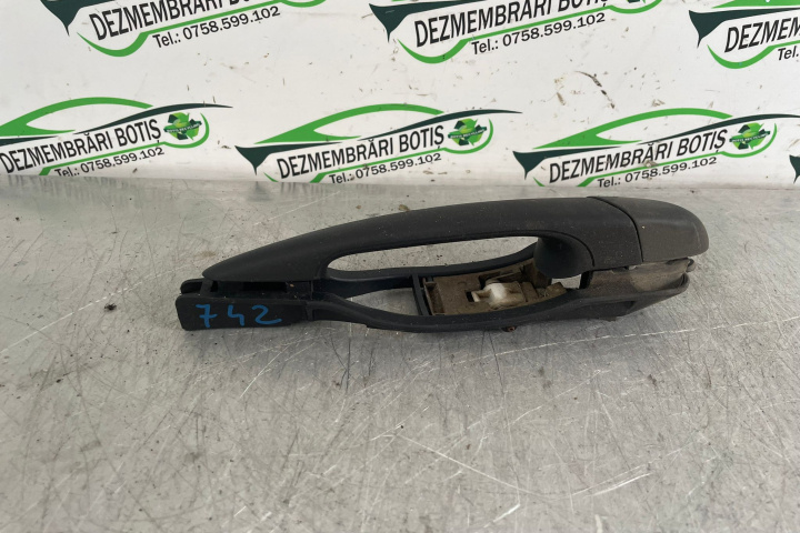 Maner deschidere din exterior usa spate stanga 5121 8 216 122 BMW Seria 3 E46 [1997 - 2003] Sedan 4-usi 320d MT (136 hp)