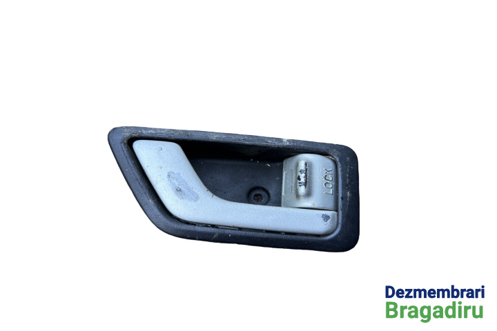 Maner deschidere din interior usa fata dreapta Cod: 82621-TB010 Hyundai Getz [2002 - 2005] Hatchback 5-usi 1.1 MT (62 hp)