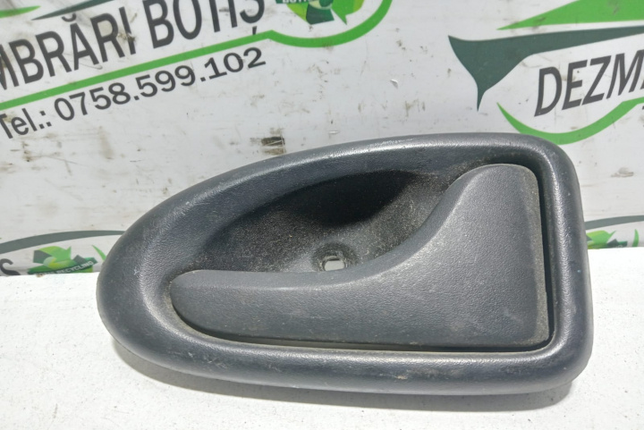 Maner deschidere din interior usa fata dreapta Dacia Logan [2004 - 2008] Sedan 1.5 D MT (70 hp)