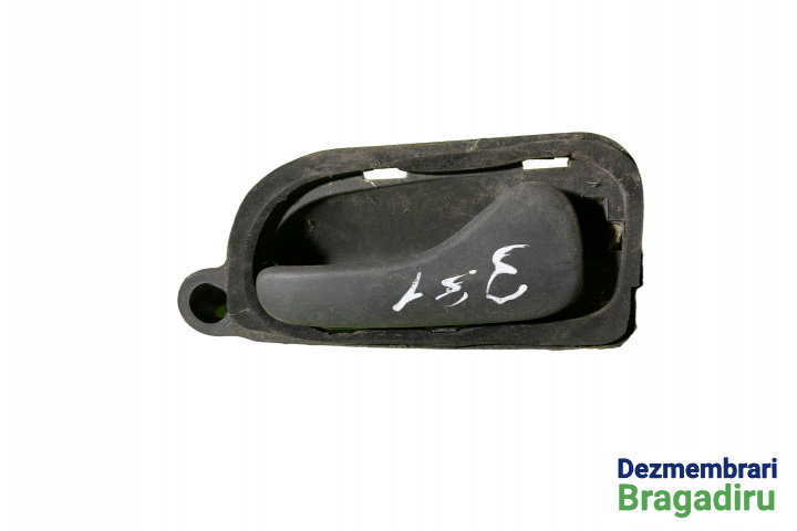 Maner deschidere din interior usa fata dreapta Renault Safrane [1992 - 1996] Hatchback 5-usi 2.2 MT (140 hp) I (B54_)