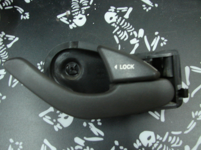 Maner deschidere interior dreapta spate Mazda Tribute [facelift] [2004 - 2007] Crossover 2.3 MT 4WD (150 hp) (EP)