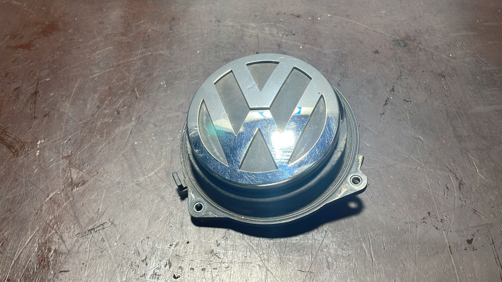 Maner deschidere portbagaj cu emblema cod 3C5827469F , 3C5 827 469 F pentru Passat B6 an 2005 - 2010