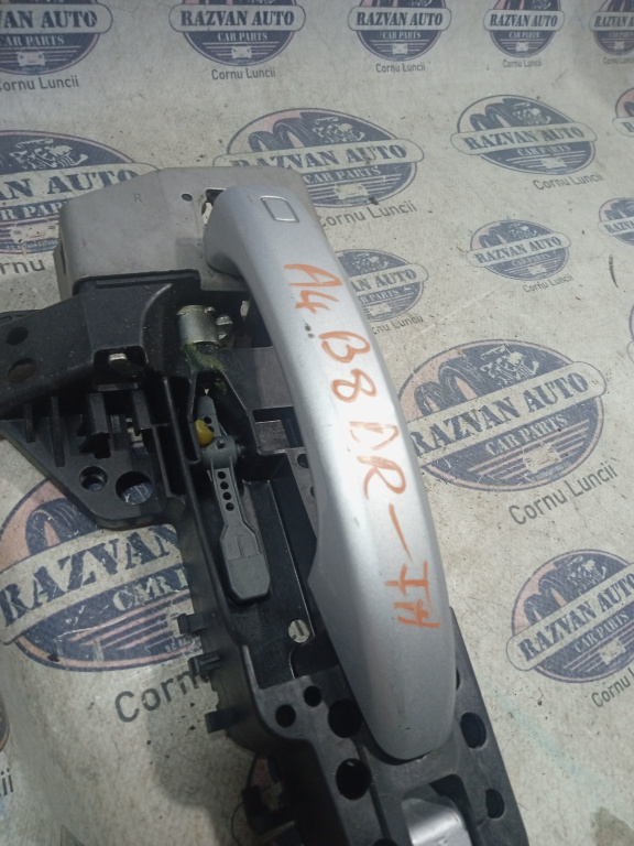 Maner exterior dreapta fata Audi A4 B8 2012