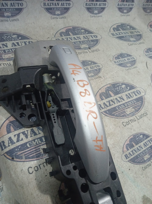Maner exterior dreapta fata Audi A4 B8 2012