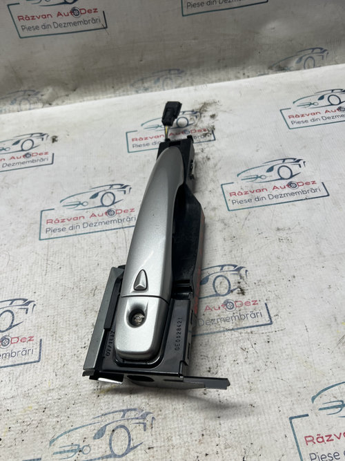 Maner exterior dreapta fata Nissan Qashqai 2012