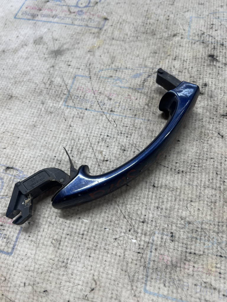 Maner exterior dreapta fata Volkswagen Golf 5 Plus 2007