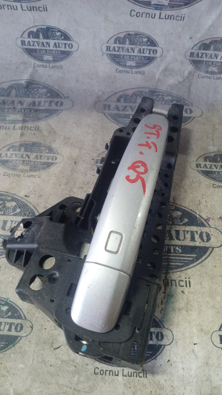 Maner exterior stanga fata Audi Q5 2010