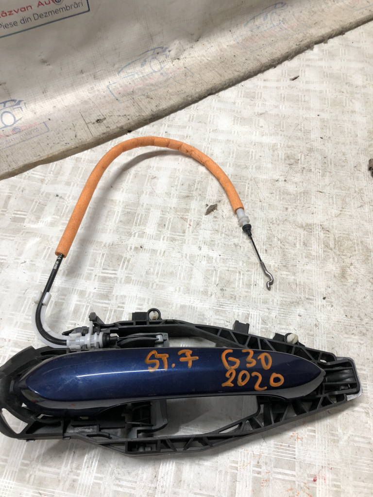 Maner exterior stanga fata BMW Seria 5 G30 - Benzina 2020, -