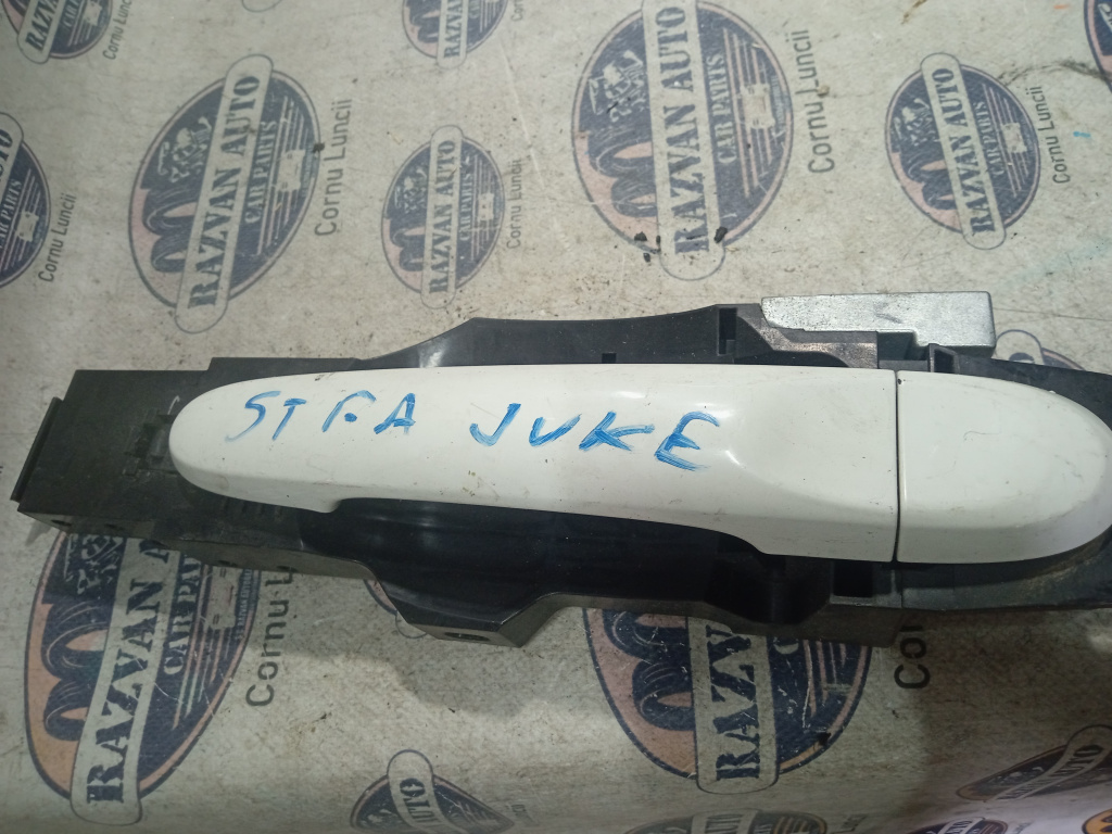 Maner exterior stanga fata Nissan Juke 2011