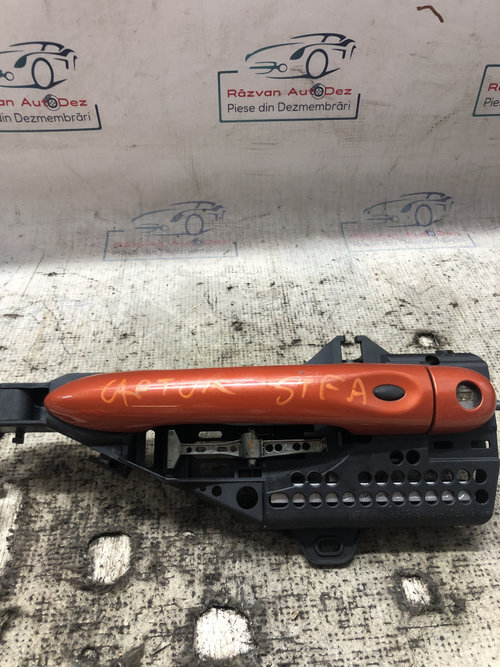 Maner exterior stanga fata Renault Captur 2015