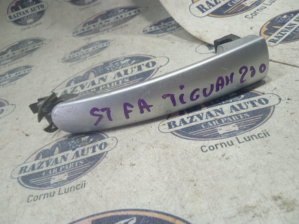 Maner exterior stanga fata Volkswagen Tiguan 2008