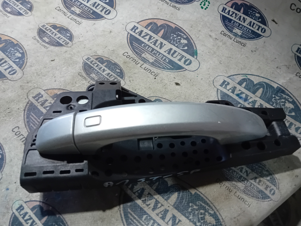 Maner exterior stanga spate Audi A1 2012