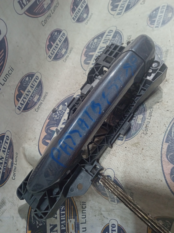 Maner exterior stanga spate Volkswagen Passat B7 2012