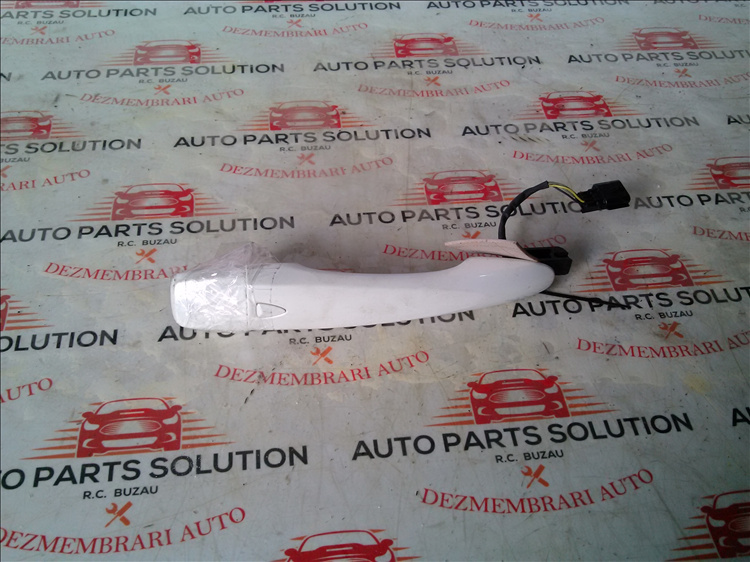 Maner exterior usa stanga fata NISSAN QASHQAI an fabr. 2015
