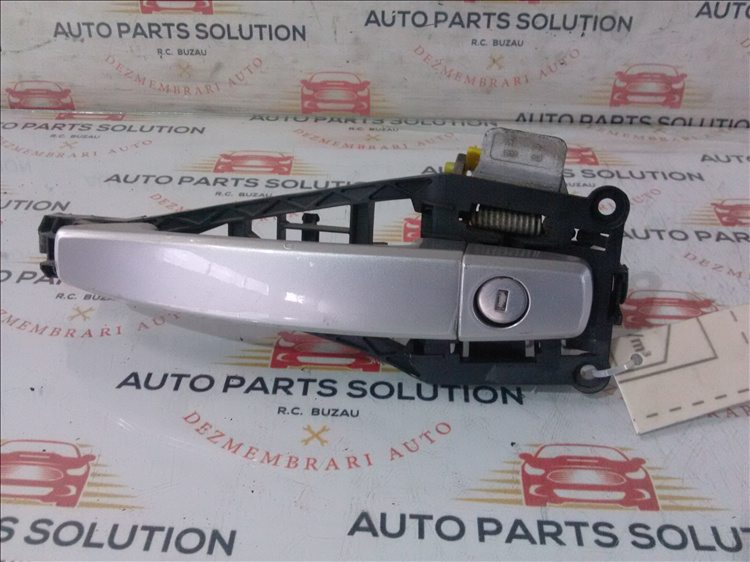 Maner exterior usa stanga fata OPEL CORSA D an fabr. 2009