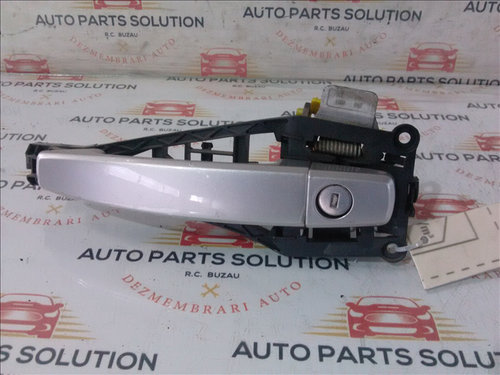 Maner exterior usa stanga fata OPEL CORSA D an fabr. 2009