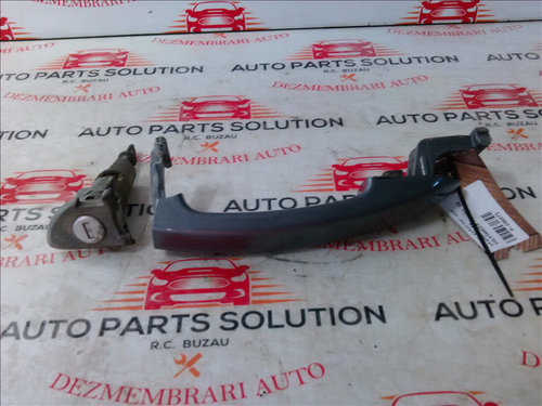 Maner exterior usa stanga fata VOLKSWAGEN PASSAT B6