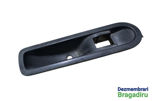 Maner inchidere din interior usa spate stanga Cod: 156013870 156013870 Renault Megane 2 [2002 - 2006...