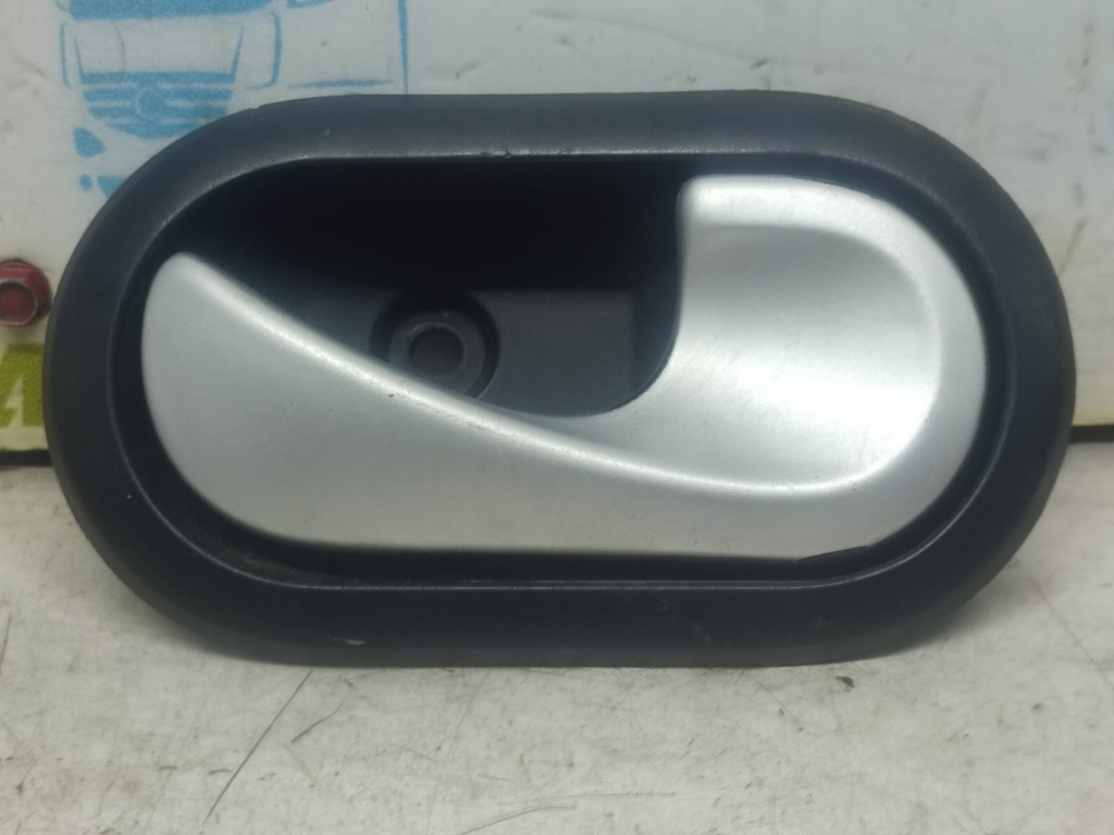 Maner interior 8200733847 Dacia Sandero [2008 - 2012] 1.6 benzina K7M710