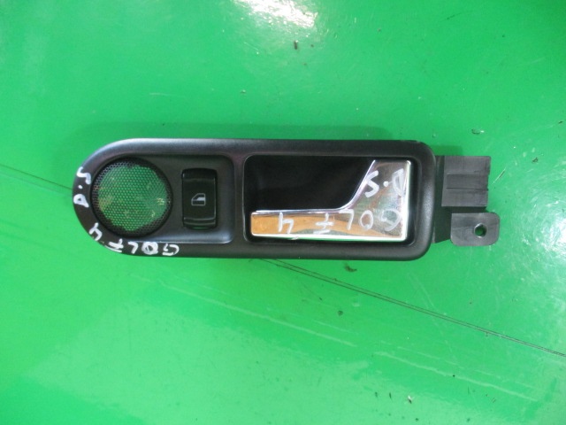 MANER INTERIOR + BUTON GEAM USA DREAPTA SPATE VW GOLF 4 FAB. 1997 – 2005 ⭐⭐⭐⭐⭐