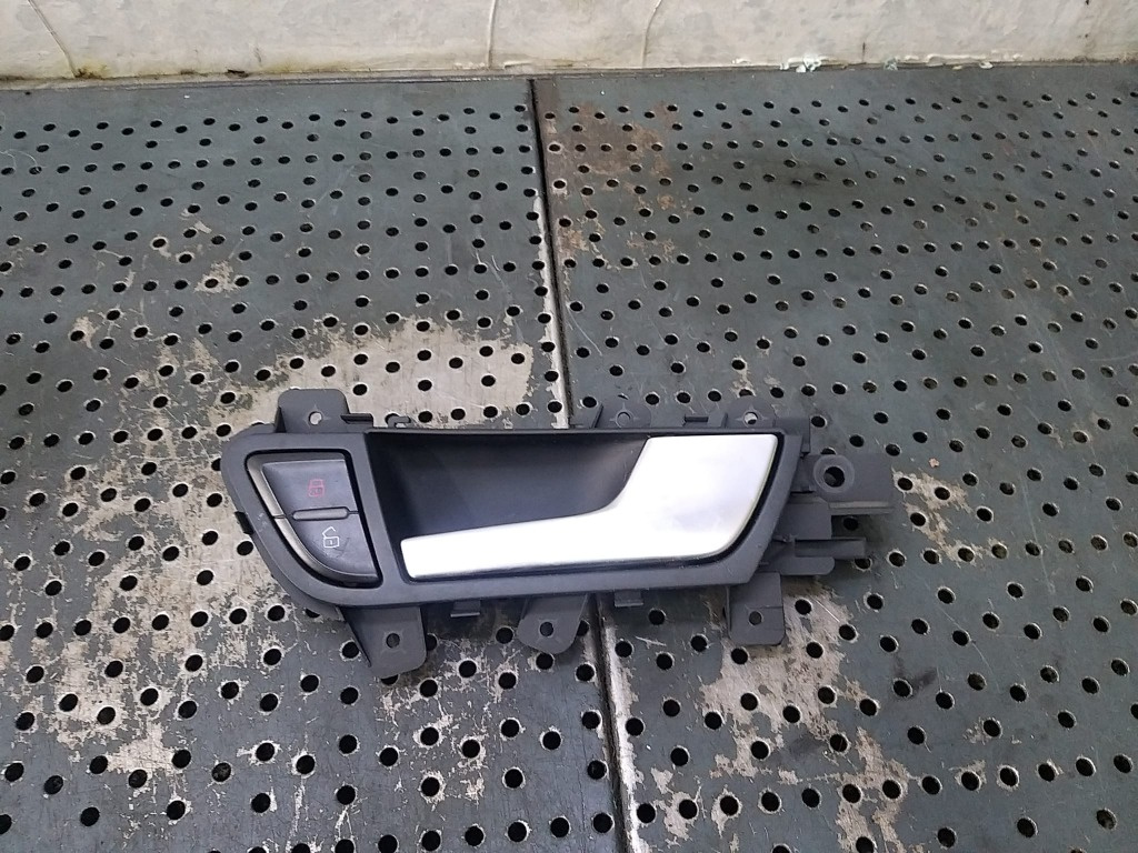 Maner interior cu butoane usa dreapta fata audi a4 b8 8k 8K0837020