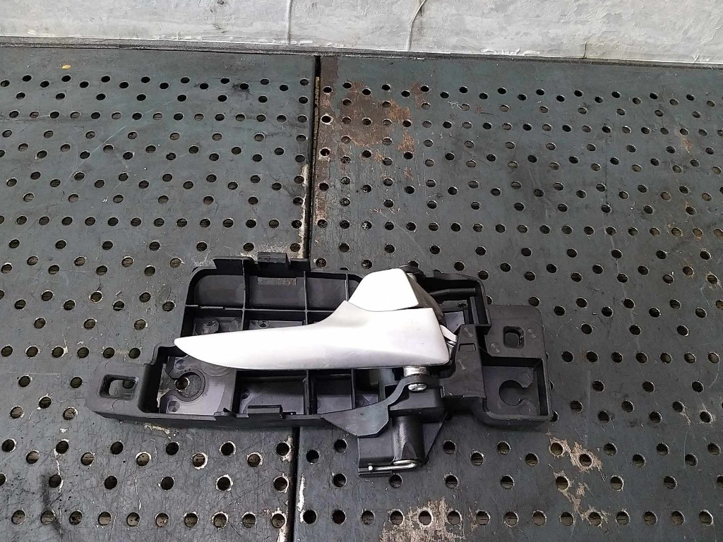 Maner interior dreapta fata ford mondeo 4 ba7 break 6m21u22600