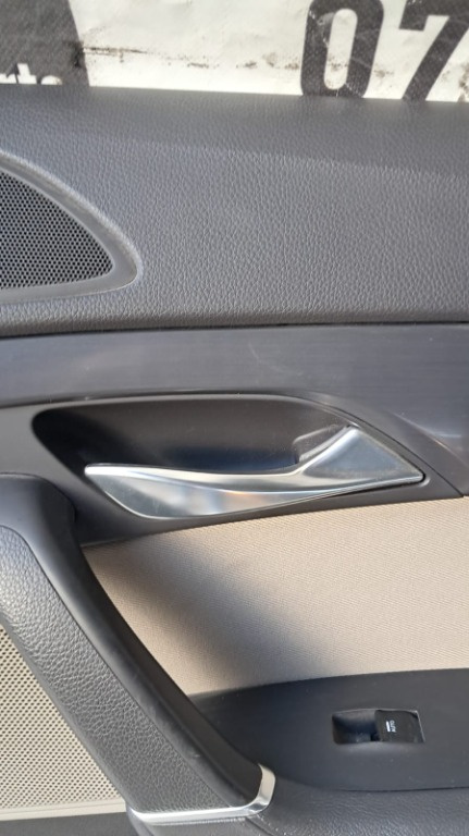 Maner interior dreapta fata Hyundai I40 an 2013 cod 26111-72800