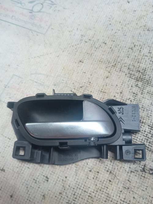 Maner interior dreapta fata Peugeot 508 2013