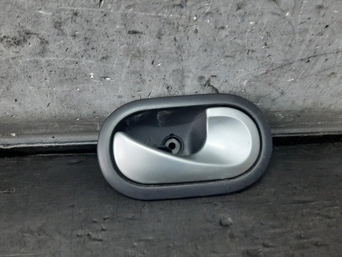 Maner interior dreapta fata renault clio 3 br0 1 cr0 1