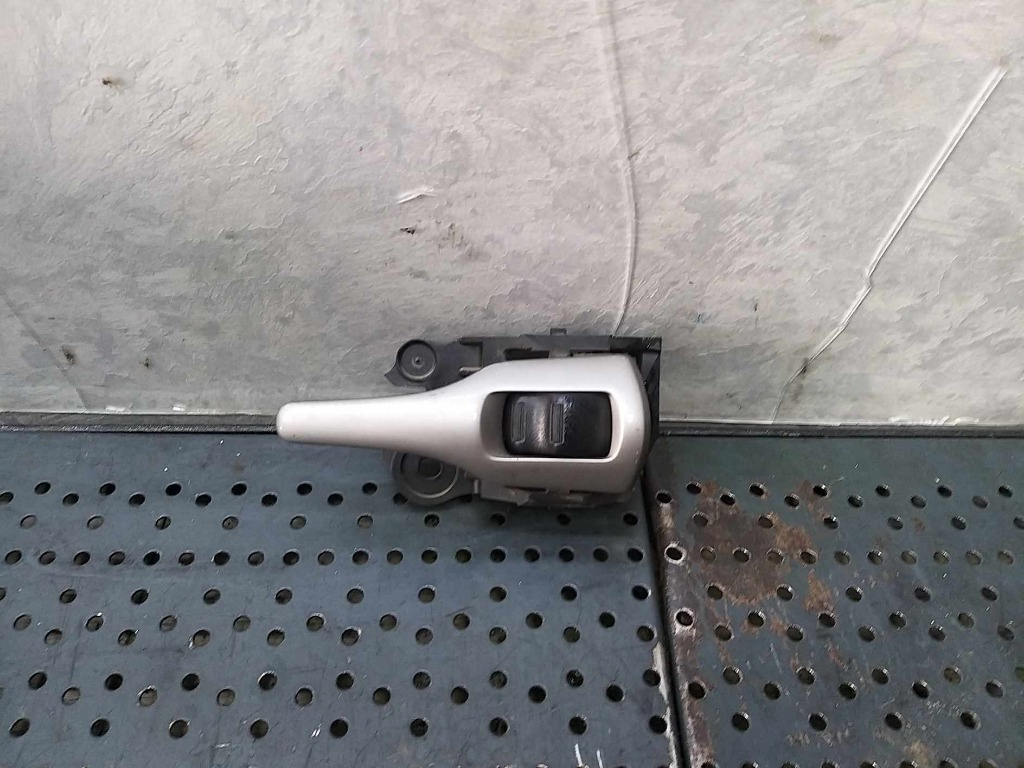 Maner interior dreapta fata toyota auris e15