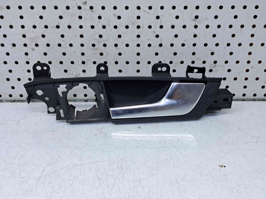 Maner interior dreapta spate Audi A3 Sportback (8PA) [Fabr 2004-2013] 8P4839020D