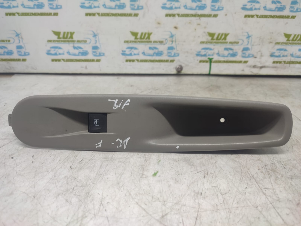 Maner interior dreapta spate cu buton geam 829506827r Renault Zoe [2012 - 2020] 5AQ601