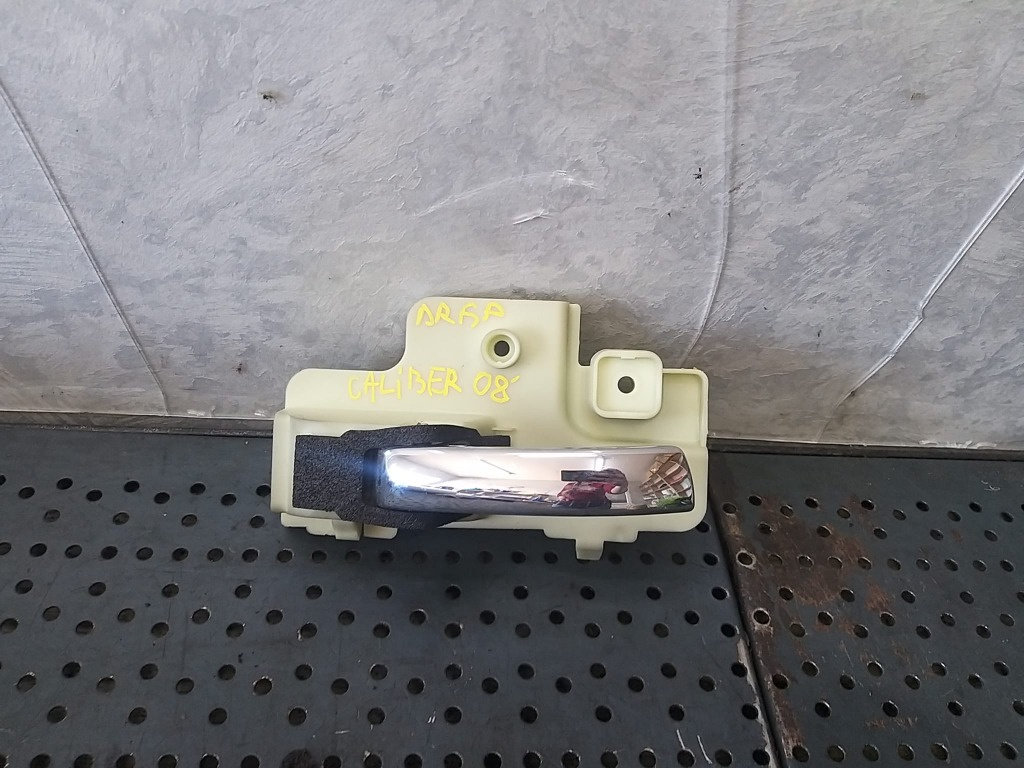 Maner interior dreapta spate dodge caliber 186204471