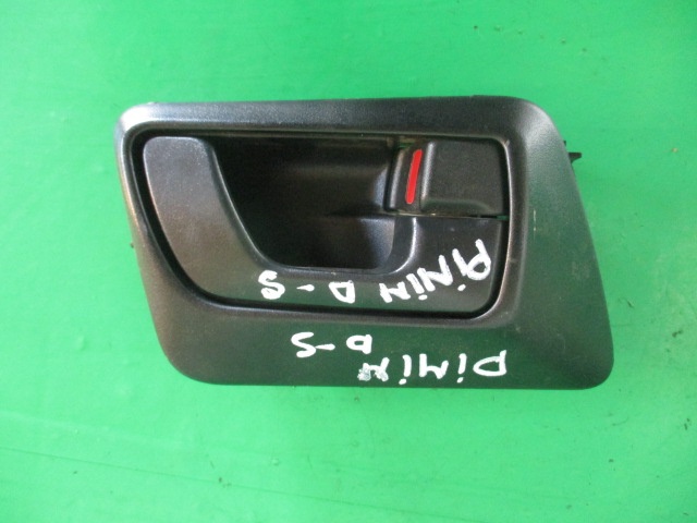MANER INTERIOR DREAPTA SPATE MITSUBISHI PAJERO PININ FAB. 1999 – 2007 ⭐⭐⭐⭐⭐