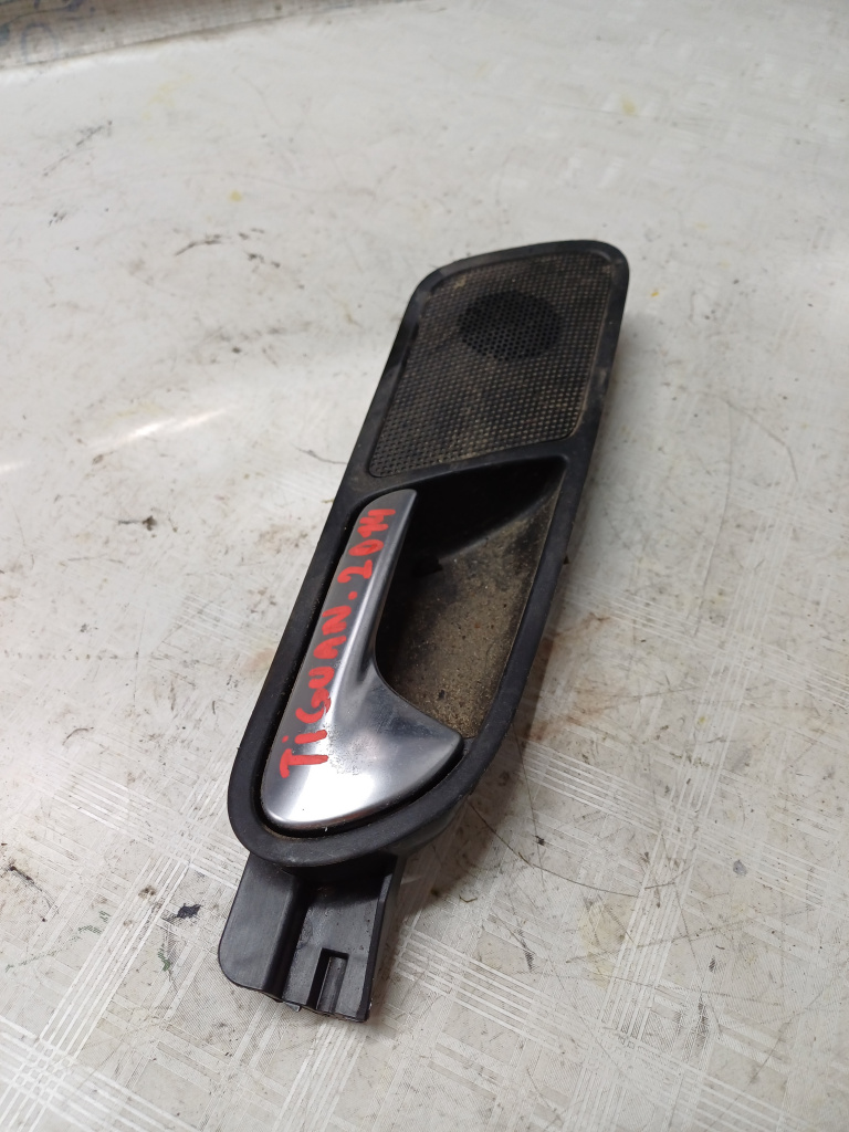 Maner interior dreapta spate Volkswagen Tiguan - Motorina 2014, 5N0839114