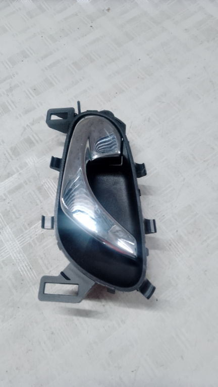 Maner interior stanga fata Nissan Qashqai - Benzina 2015, 806714EA0A