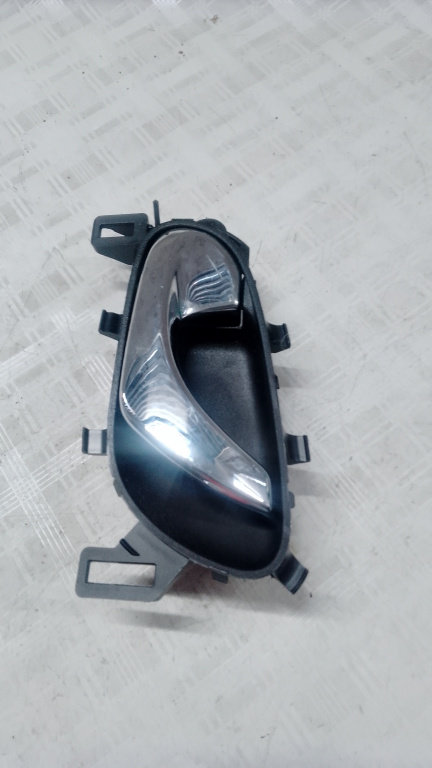 Maner interior stanga fata Nissan Qashqai - Benzina 2015, 806714EA0A
