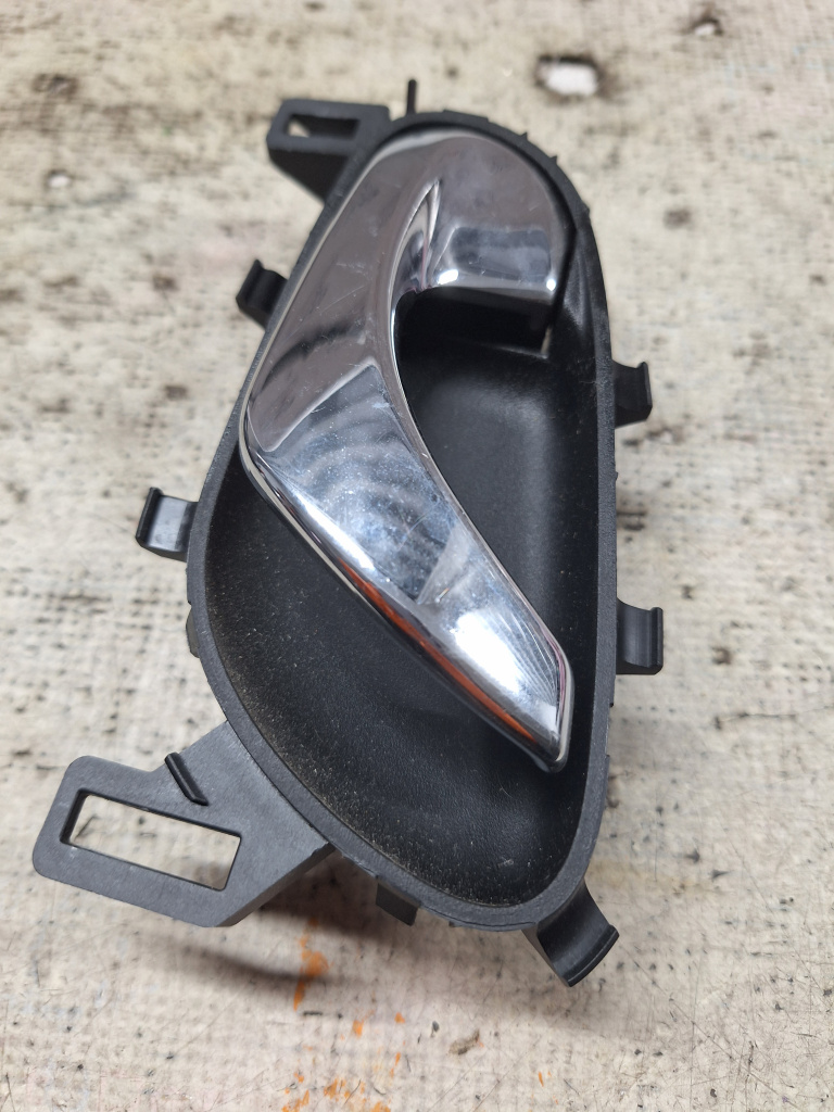 Maner interior stanga fata Nissan Qashqai - Motorina 2015, 806714EA0A