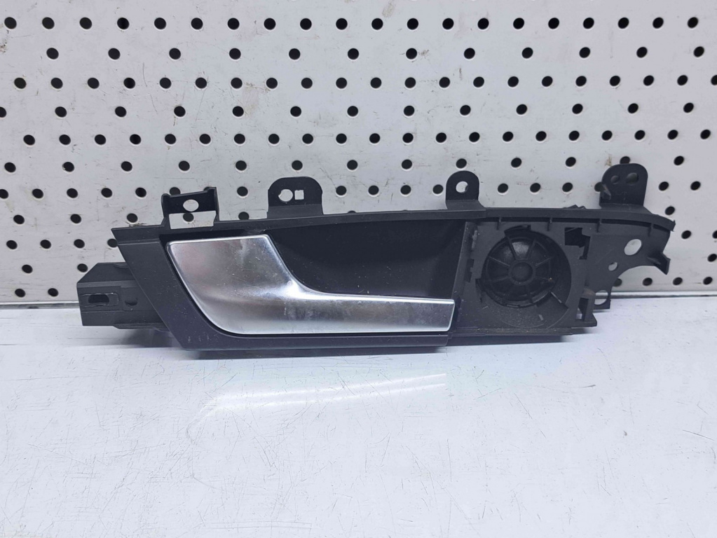 Maner interior stanga spate Audi A3 Sportback (8PA) [Fabr 2004-2013] 8P4839019D