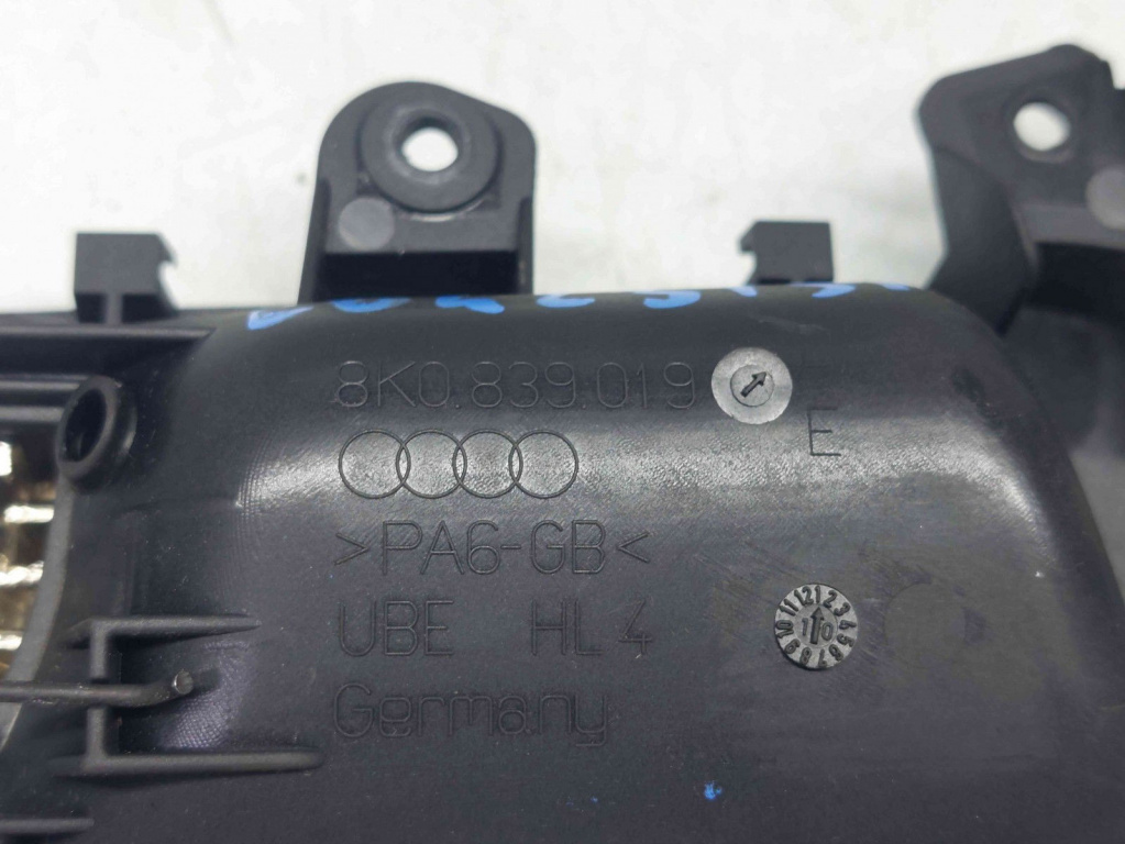 Maner interior stanga spate Audi A4 (8K2, B8) [Fabr 2008-2015] 8K0839019