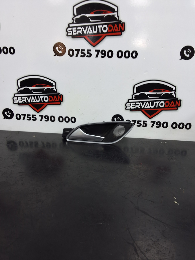 Maner interior stanga spate Audi Q3 (2011-2017) [8U] 2.0 Motorina 2015, 8U0839019C