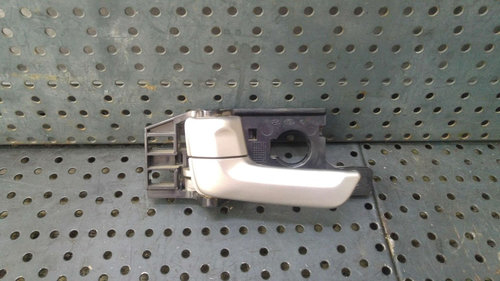 Maner interior stanga spate kia sportage 2 je km 826131f000